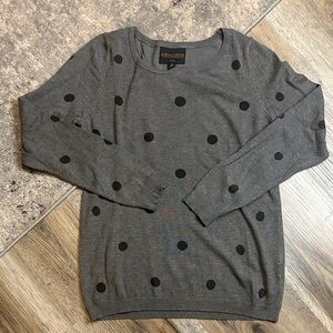 Absolutely Creative Worldwide Gray Sweater 🎄